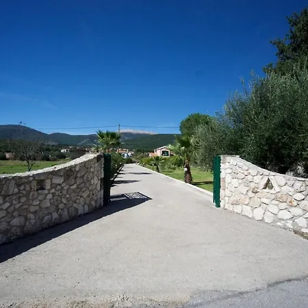 Villa Thalia - 2 Bedrooms, Sleeps 4p *