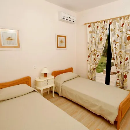 Vila Thalia - 2 Bedrooms, Sleeps 4p *