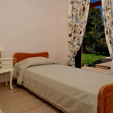 Thalia - 2 Bedrooms, Sleeps 4p Vila *
